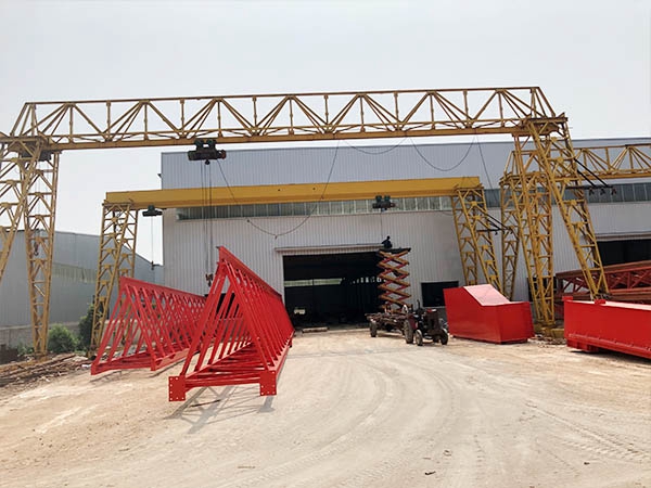 云南100噸電動門式起重機 昭通龍門吊租賃