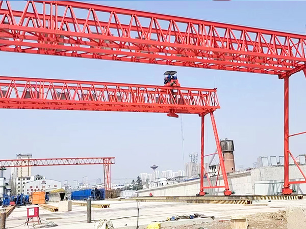 云南80噸移動門式起重機(jī) 昭通龍門吊出租