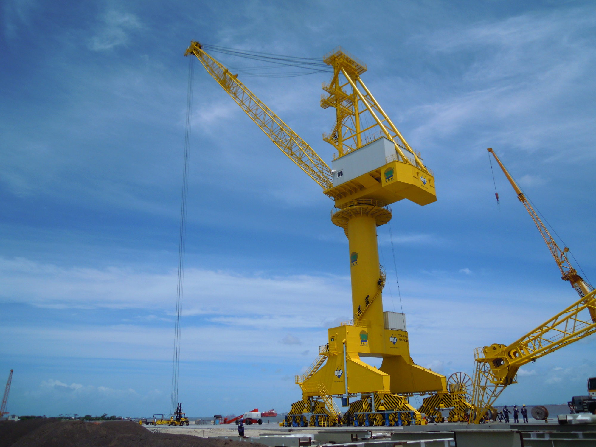 湖北武漢港口門座起重機(jī)廠家售后無憂