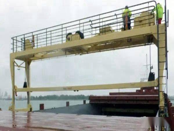 福建泉州艙蓋吊廠家艙蓋吊運行轉(zhuǎn)向靈活